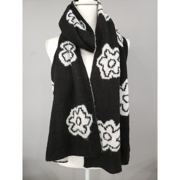 NEW American Eagle Black White Oversized flower Chunky Scarf Blanket Womens Gift - Picture 2 of 5
